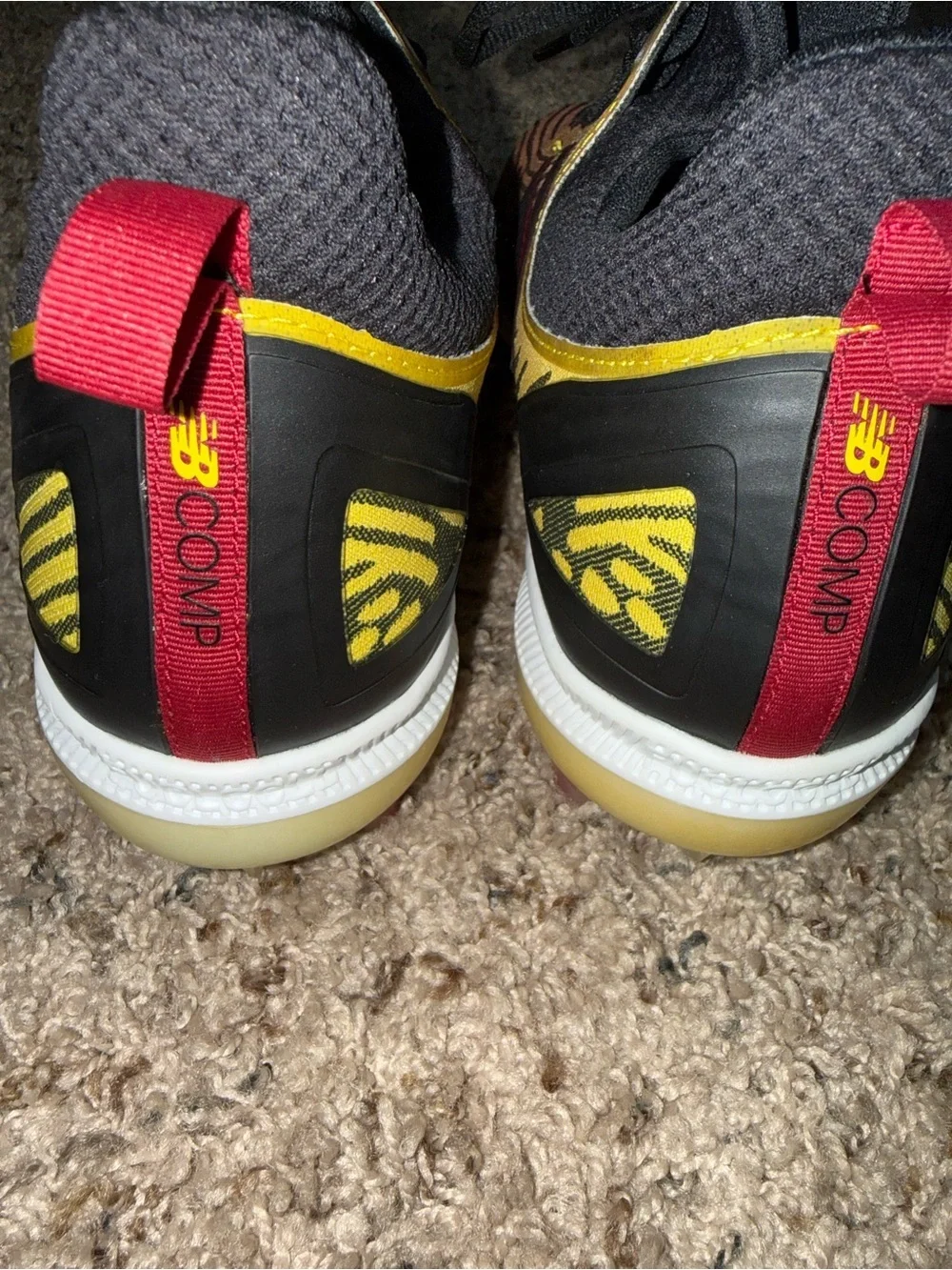 New Balance Yellow & Orange Patterned Soccer Cleats 9.5 - Picture 5 of 7